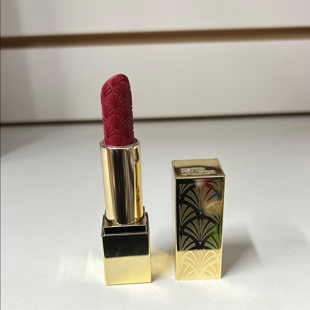 Estee Lauder Lipstick - Red Velvet